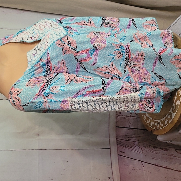 Crown & Ivy Light Blue & Pink Split V-neck Blouse w/Crochet Inlay - Picture 3 of 9